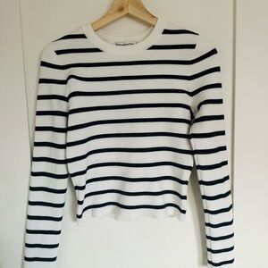 Abercrombie & Fitch Black and White Striped Long Sleeve Sweater Top, Small